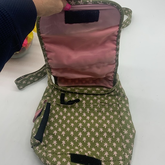 Kavu Green Pink Crossbody Canvas Bag MCB6513N - Picture 3 of 13